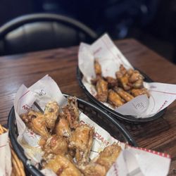 The Canadian Brewhouse & Grill - Wing Wednesday yum