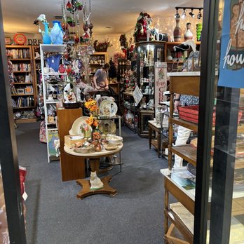 Carefree Collective - Inside - Antiques Near Me - Carefree, Arizona Carefree Collective - Inside - Antiques Near Me - Carefree, Arizona