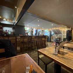Ninety-Nine Bar & Kitchen - Dining area