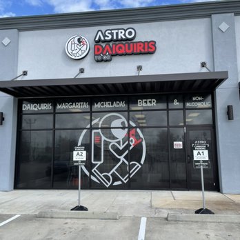 Astro Daiquiris - Store front - Cocktail Bars Near Me - Pasadena, Texas