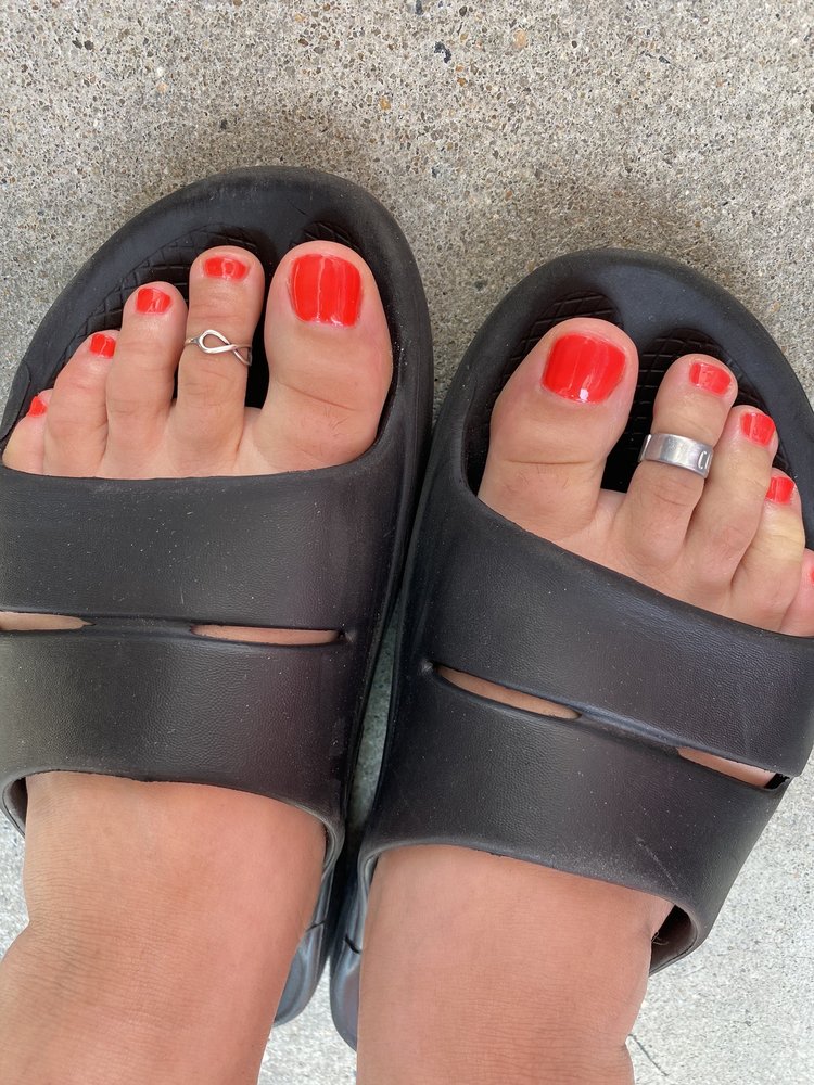 Qt Nails Logo