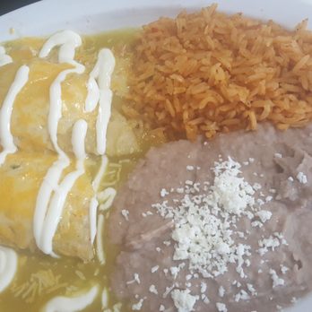 Gonzalez's Restaurant - Green Chicken Enchiladas - Mexican Near Me - Orange, California