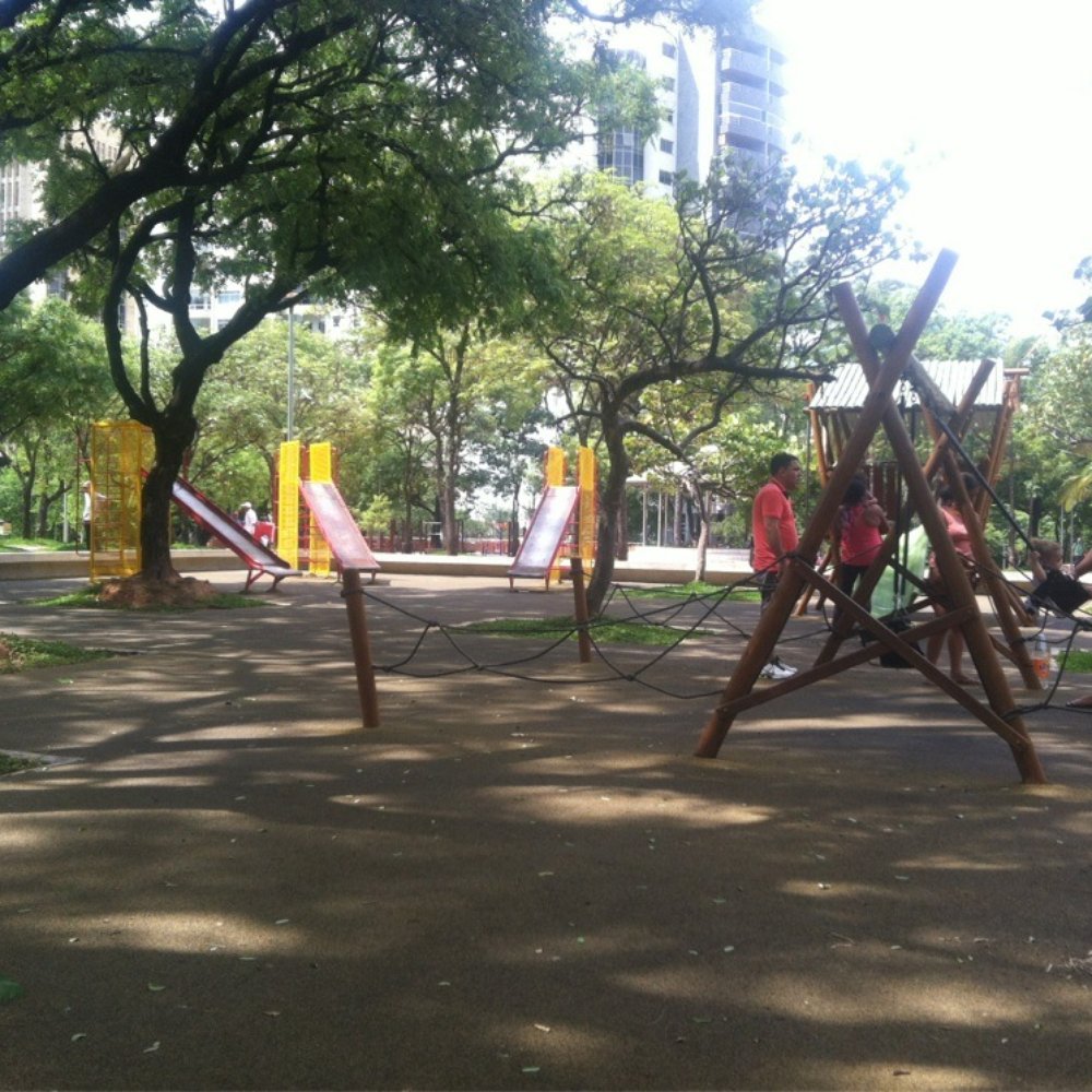 Praça da Assembléia - Lots of shade - Botanical Gardens Near Me - Belo Horizonte, MG