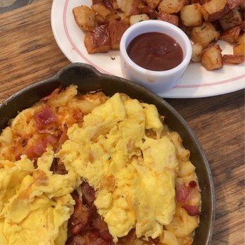 Breakfast Republic - Breakfast Mac with Jurassic pork bacon and a side of potatoes - Breakfast & Brunch Near Me - San Diego, California