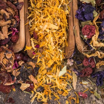 Humming Cup Premium Organic Tea - dried flowers in wooden bowls - Coffee & Tea Near Me Humming Cup Premium Organic Tea - dried flowers in wooden bowls - Coffee & Tea Near Me