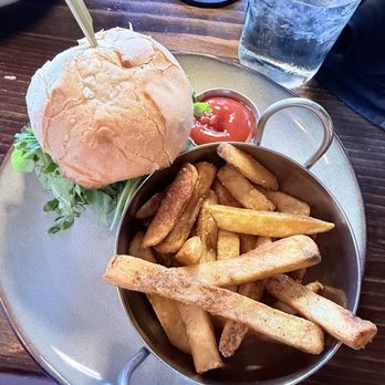 Hotel Sutter Restaurant - Bacon Jam-Burger - New American Near Me - Sutter Creek, California
