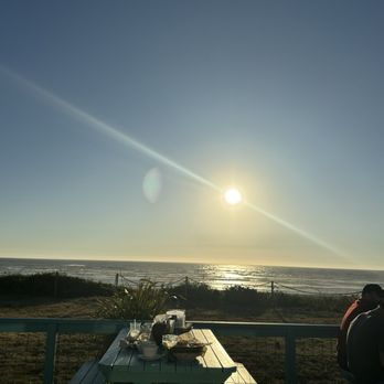 Sand Dollar Restaurant & Lounge - American Near Me - Rockaway Beach, Oregon