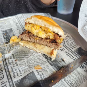 Town Hall Burger & Beer - Durham - Mac and cheese burger - Burgers Near Me - Durham, North Carolina Town Hall Burger & Beer - Durham - Mac and cheese burger - Burgers Near Me - Durham, North Carolina