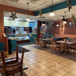 Las Pinatas Of Maui - Indoor seating