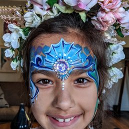 Kim arrived early to make sure she had enough time to paint my daughters face exactly as she requested! Kim arrived early to make sure she had enough time to paint my daughters face exactly as she requested!