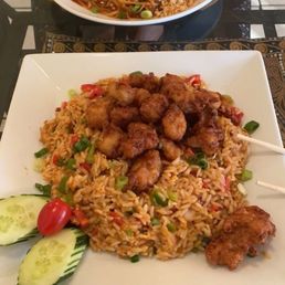 Pad Thai & lemon grass chicken over fried rice