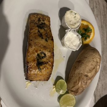 Los Pelícanos - Salmon. Simple plate with delicious salmon. - Hotels Near Me - Rosarito, BCN