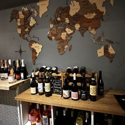 Uncork, Unwind - Interior