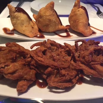 Bembi - Onion Bhaaji and samosa - Indian Near Me - Barcelona, B Bembi - Onion Bhaaji and samosa - Indian Near Me - Barcelona, B