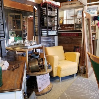 Eclectic Charm, LLC - Antiques Near Me - Manhattan, Kansas