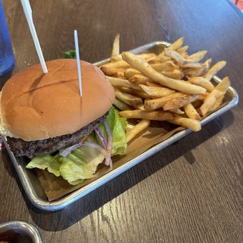 Ole Red - Blue tick burger with fries - Bars Near Me - Nashville, Tennessee Ole Red - Blue tick burger with fries - Bars Near Me - Nashville, Tennessee
