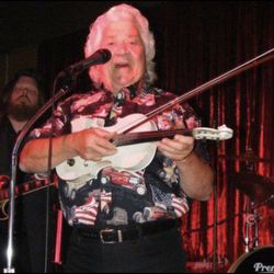 Jimmy Doyle Brewer preforming live