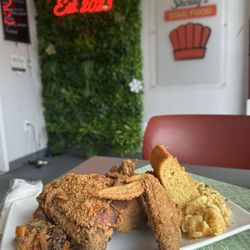 Shirleys Soul Food - 1. Shirley's Fried Chicken, YAMS, Mac& cheese.