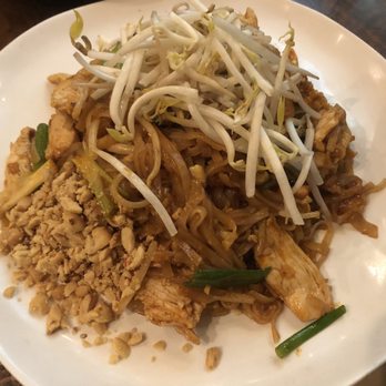 Sisters Thai - Pad Thai with Chicken - Thai Near Me - Fairfax, Virginia Sisters Thai - Pad Thai with Chicken - Thai Near Me - Fairfax, Virginia