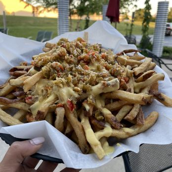 Pig Minds Brewing - Garlic Giardiniera fries - Brewpubs Near Me - Machesney Park, Illinois