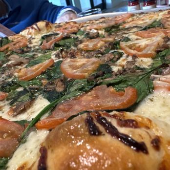 Beach Buzz - Spinach - Pizza Near Me - Pensacola, Florida