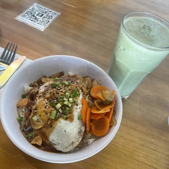 Egghead Cafe - Pork Belly Bowl and Blend Matcha Honey - Coffee & Tea Near Me - Honolulu, Hawaii Egghead Cafe - Pork Belly Bowl and Blend Matcha Honey - Coffee & Tea Near Me - Honolulu, Hawaii
