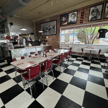 Boomarang Diner - Inside - Fast Food Near Me - Pryor Creek, Oklahoma Boomarang Diner - Inside - Fast Food Near Me - Pryor Creek, Oklahoma