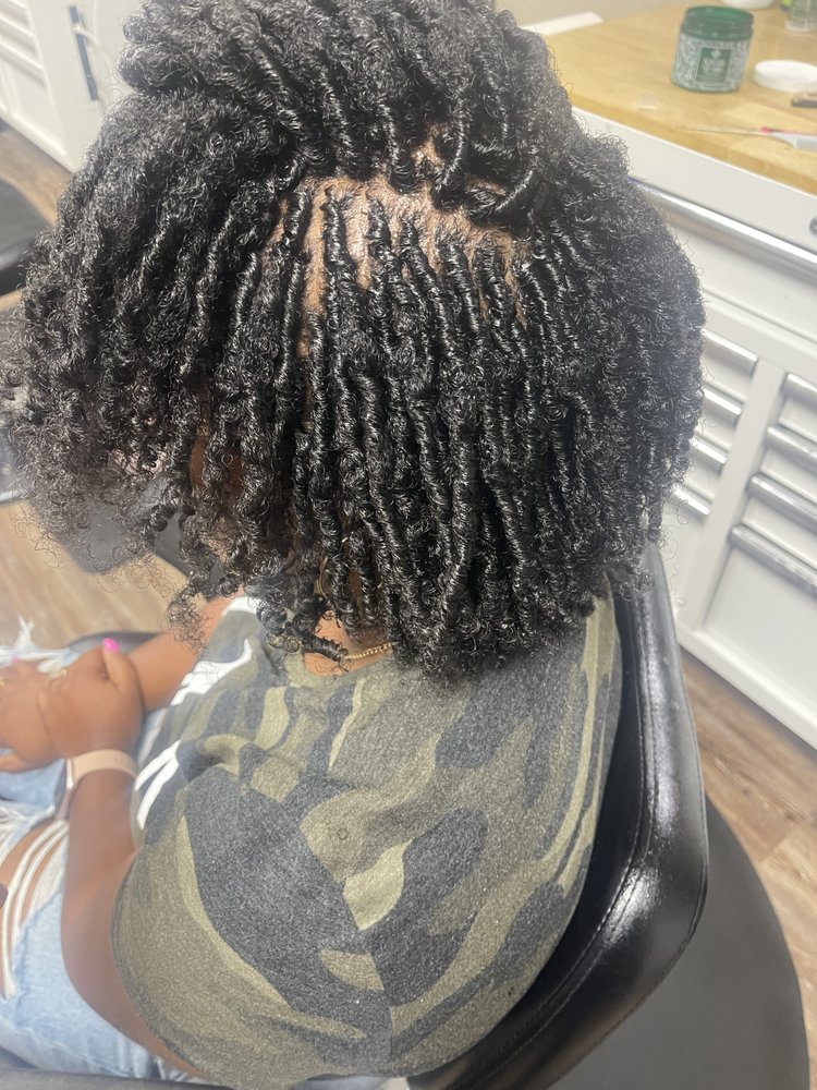 Shaj Braids Logo