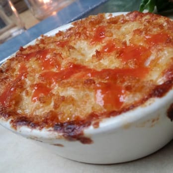 Vinsetta Garage - The Union Mac drizzled with hot sauce. Yeah, boii. - American Near Me - Berkley, Michigan Vinsetta Garage - The Union Mac drizzled with hot sauce. Yeah, boii. - American Near Me - Berkley, Michigan