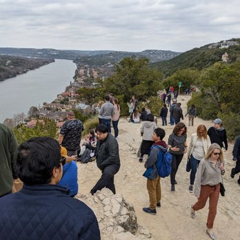 Mount Bonnell - Very crowded - Hiking Near Me - Austin, Texas Mount Bonnell - Very crowded - Hiking Near Me - Austin, Texas