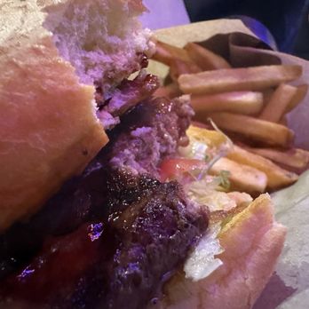 Hennessey's Tavern - Blue cheese burger - Irish Pub Near Me - Las Vegas, Nevada
