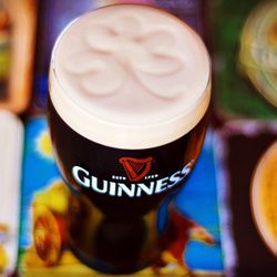 Speukenkieker - Guinness mit Kleeblatt :)
