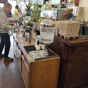 Zocalo Coffeehouse - Complimentary ice water - Coffee & Tea Near Me - San Leandro, California Zocalo Coffeehouse - Complimentary ice water - Coffee & Tea Near Me - San Leandro, California