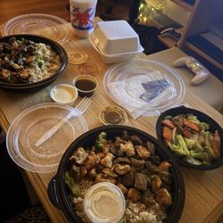 Akita Hibachi Express - Chicken & steak bowl & vegetables