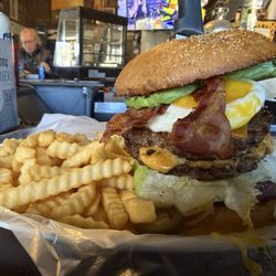 Grumpy Bears Retreat - Grumpy burger and crinkle cut fries