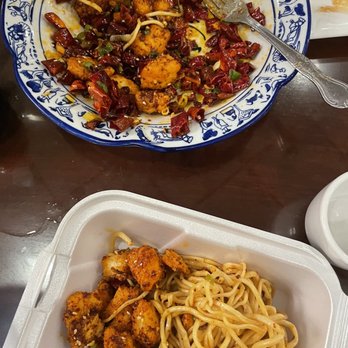 Noodle Kitchen - Taking the noodles and chicken home - Chinese Near Me - Spring, Texas