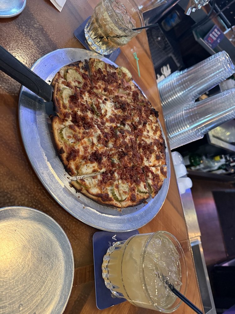 Roxbury Bar & Grill