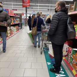 One checkout open and 15 ppl on line. I don't give a shit if the food's free, I'm leaving. One checkout open and 15 ppl on line. I don't give a shit if the food's free, I'm leaving.