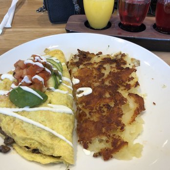 Broken Yolk Cafe - mamá omelette - American Near Me - Glendora, California