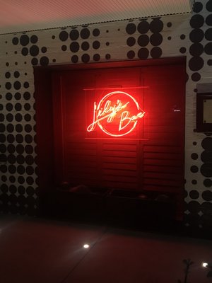 Lily’s Bar by null