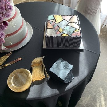 Delicious Cakes - Groom's Cake - Desserts Near Me - Addison, Texas