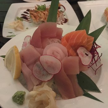 Moshi Moshi - Biscayne Blvd - Sashimi Assortment (10pcs) - Sushi Bars Near Me - Miami, Florida