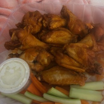 Treehouse Restaurant and Pub - Jumbo Chicken Wings - Pubs Near Me - Atlanta, Georgia Treehouse Restaurant and Pub - Jumbo Chicken Wings - Pubs Near Me - Atlanta, Georgia