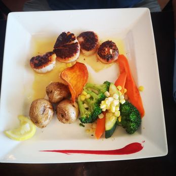 Snug Harbour - Tiniest ever Scallops that ought to be served as an appetizer instead of a meal. - Seafood Near Me - Mississauga, Ontario