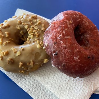 Alamode Donut Shop - Maple Nut and Red Velvet Donuts - Donuts Near Me - Pinole, California Alamode Donut Shop - Maple Nut and Red Velvet Donuts - Donuts Near Me - Pinole, California