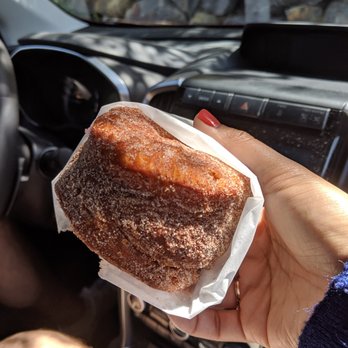 Johnny Doughnuts - cro-dough - Donuts Near Me - Larkspur, California