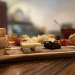 Mingle + Graze - Monger's Board (vegetarian, no nuts)
