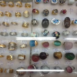 Julia Ines Flores Gaete - Anillos piedras de fantasia