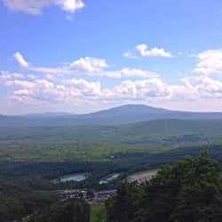 Lake Sunset Lakehouse - Vermont mountains