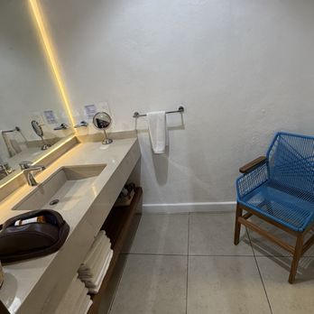 Hotel Nana Vida - Roomy bathroom - Hotels Near Me - Oaxaca, OAX Hotel Nana Vida - Roomy bathroom - Hotels Near Me - Oaxaca, OAX